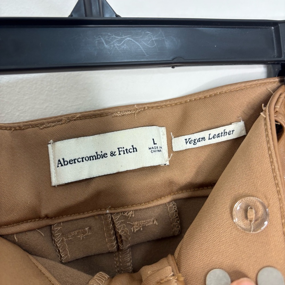 Abercrombie & Fitch hi rise vegan leather tan shorts size large - Picture 8 of 8